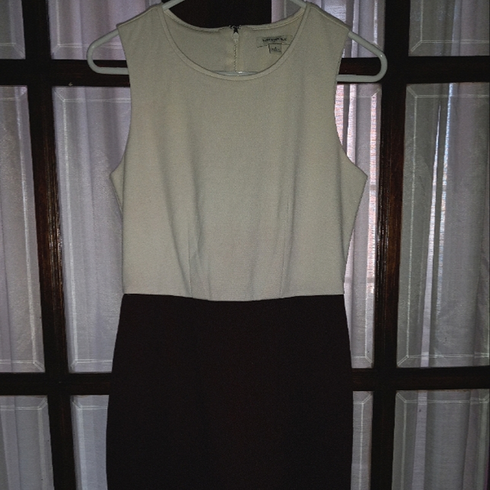 Banana Republic: sleeveless dress with burgundy and navy blue bottom
